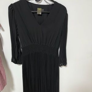 Taylor Black Pleated Dress Sizes 6 Long Sleeve FREE SHIPPING